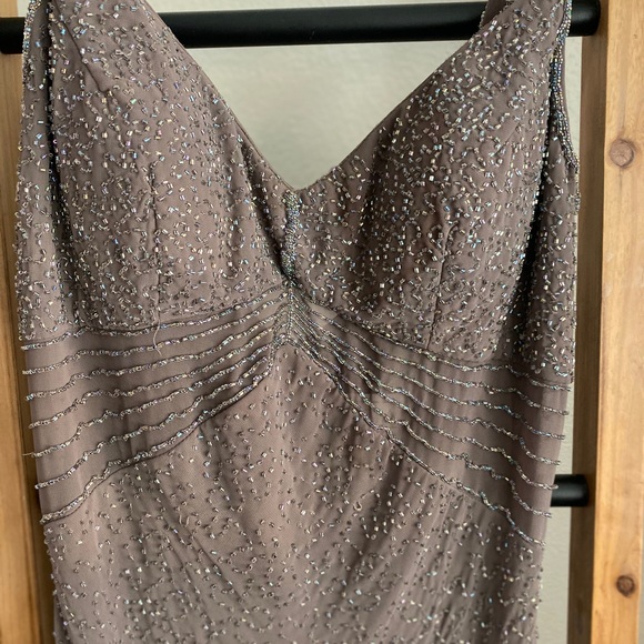 Grey detailed dress - Picture 5 of 9